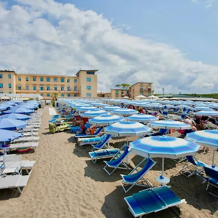 Hotel Isa-double With Balcony And Front Sea View In With Swimming Pool In Marina Di Cecina, Just 10 Meters From The Sea 3*
